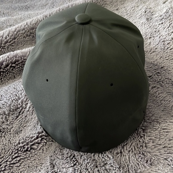 LUCID MOTORS GRAY STRETCH FITTED HAT - Picture 5 of 9